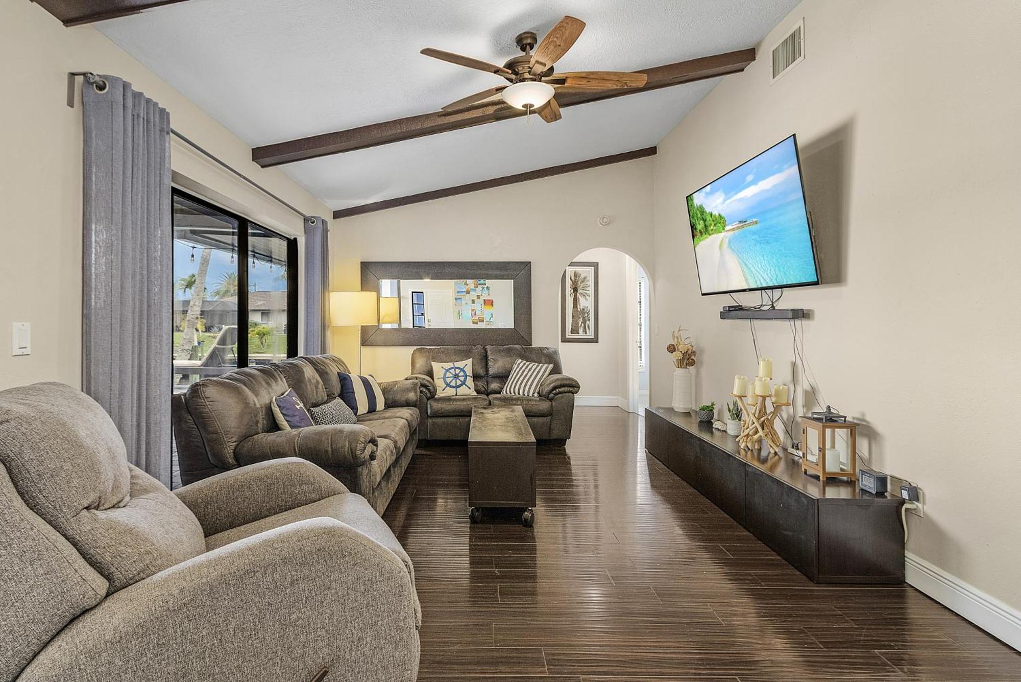 Canal-Front Oasis With Dock And Kayaks In Cape Coral! Εξωτερικό φωτογραφία